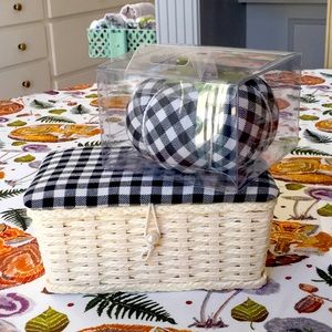NWT Sewing basket and collectible pincushion